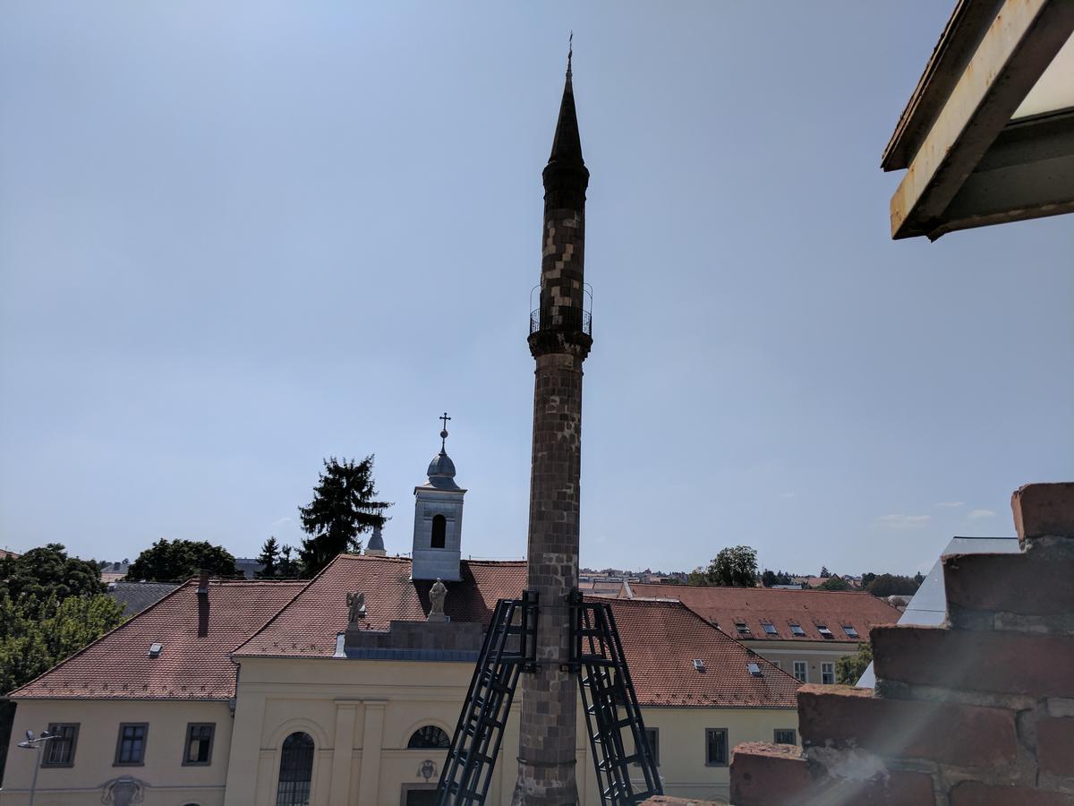 Minaret Apartman Eger Bagian luar foto