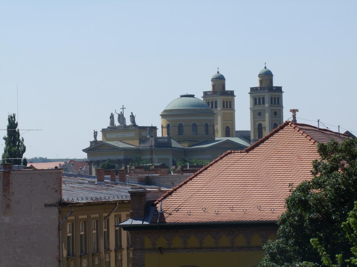 Minaret Apartman Apartment Eger Bagian luar foto