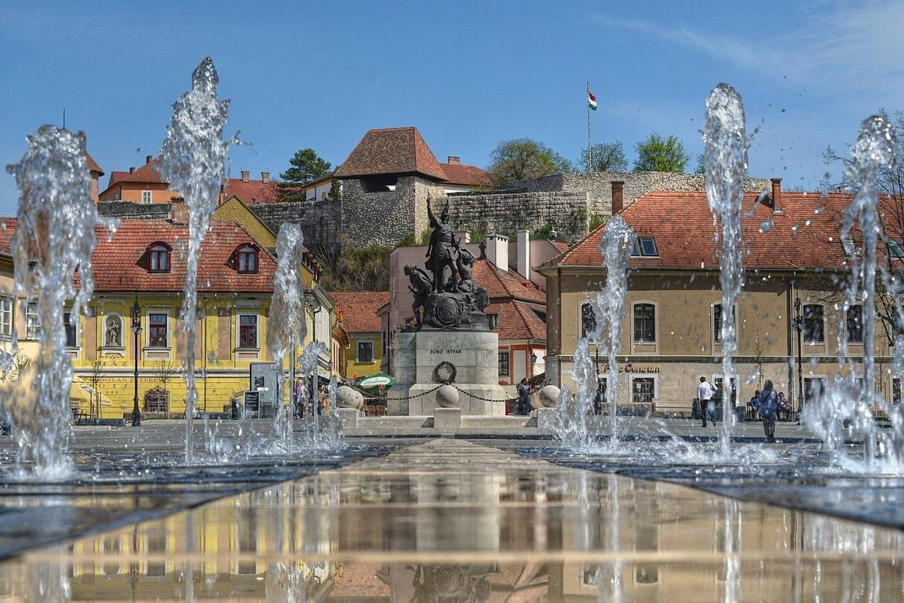 Minaret Apartman Apartment Eger Bagian luar foto